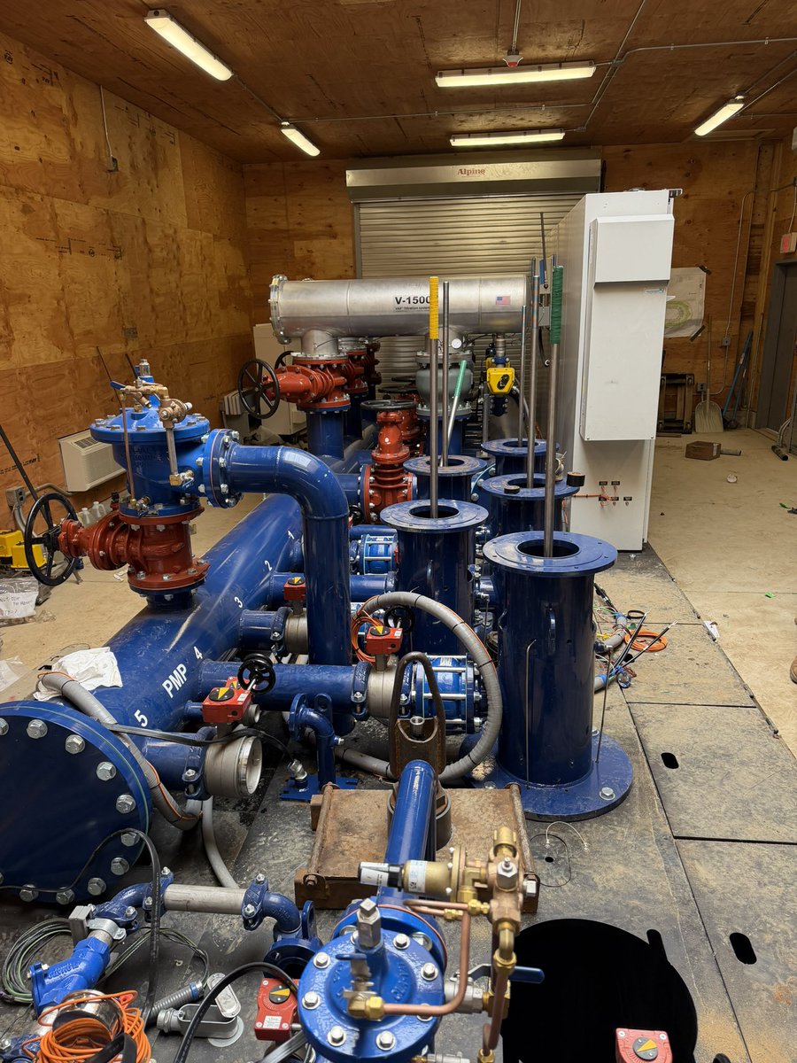 COMPLETEWELLLI's tweet photo. @MCIpumpstation  install complete. 7 turbines and 2 submersibles. https://t.co/itFZACvDr4