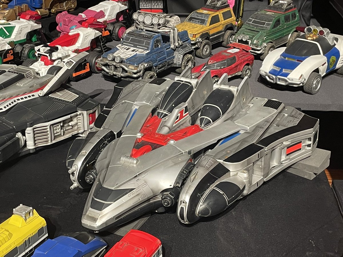 特撮研究所の中 tweet media