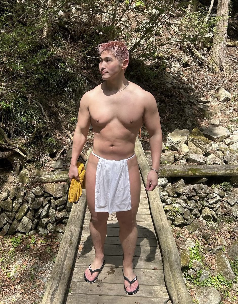 bodycrave's tweet photo. i love japanese men 🤤 https://t.co/ctQOVI6Rt4