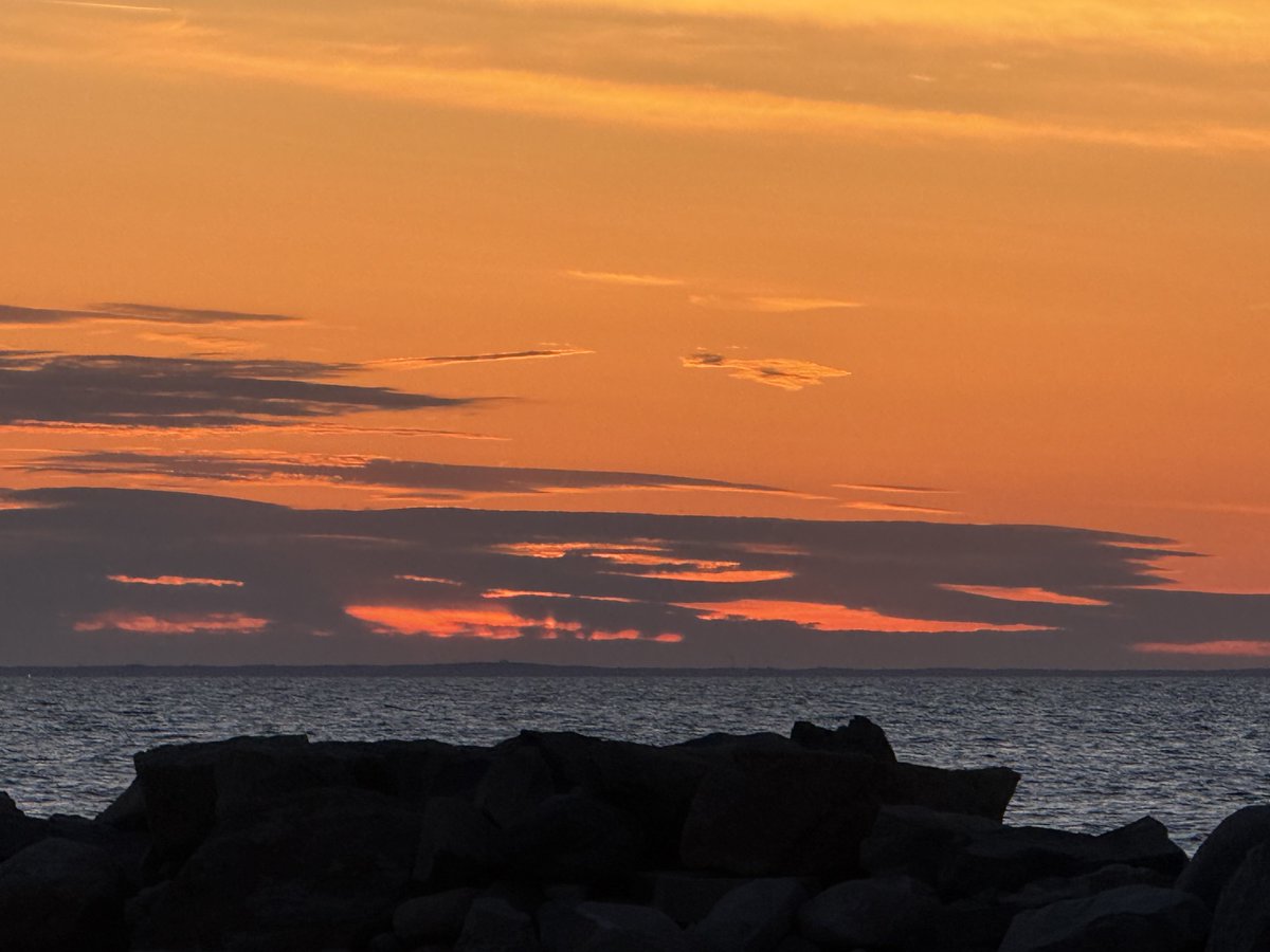 mmuhlfelder's tweet image. #capecodbay cruising towards the weekend on a #calmocean