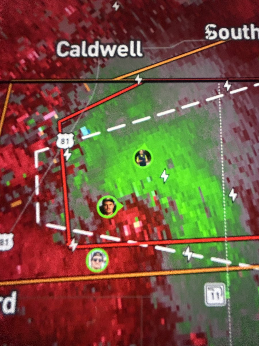 cashman1210's tweet image. Large tornado in progress in Medford Oklahoma  heading towards braman and sumpter get in shelter immediately #tornado #weather