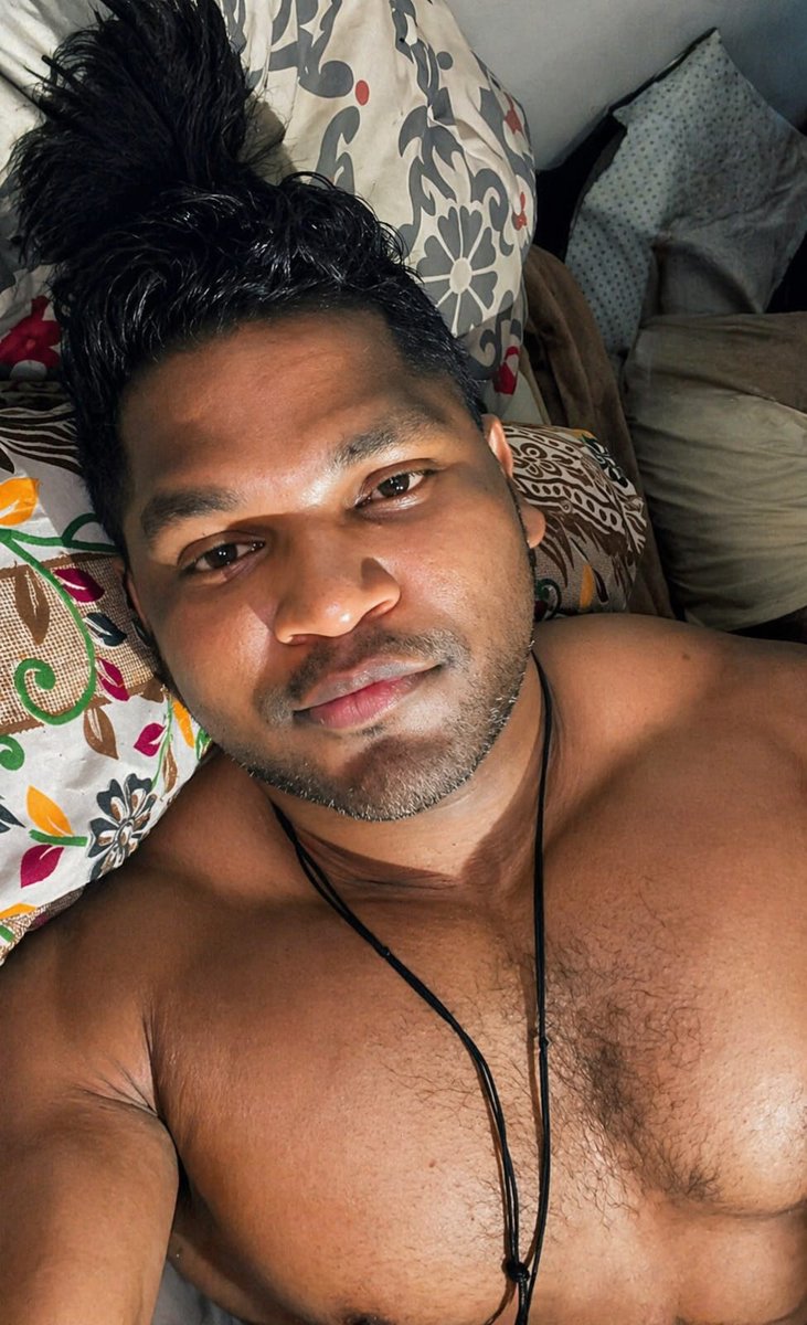 surjit143's tweet image. Have a great weekend to All 💪 | love to hear from you friends, maintain Decency 🤗. Hugs. RT/COMMENT/DM
. 
. 
#weekendlive #relaxingmode #bodybuilding #motivation #gymlife #musclebear #spoilme #fitness #happy #lifestyle