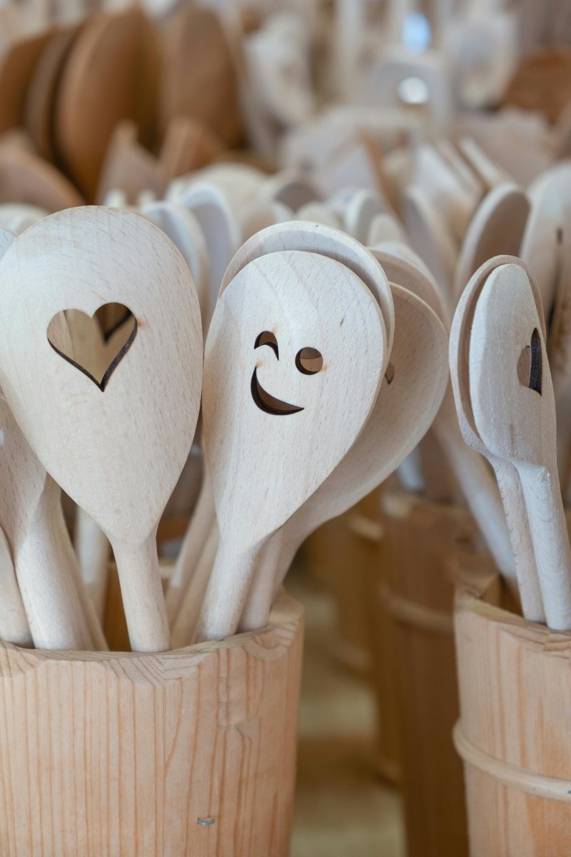 KymJo72560's tweet image. What’s your must-have kitchen gadget? 🍳✨
The one you can’t cook without! Share it below and inspire someone’s next favorite tool.
Find yours at KymsKitchenBonanza.com 🛒
#KitchenGadgets #CookWithJoy