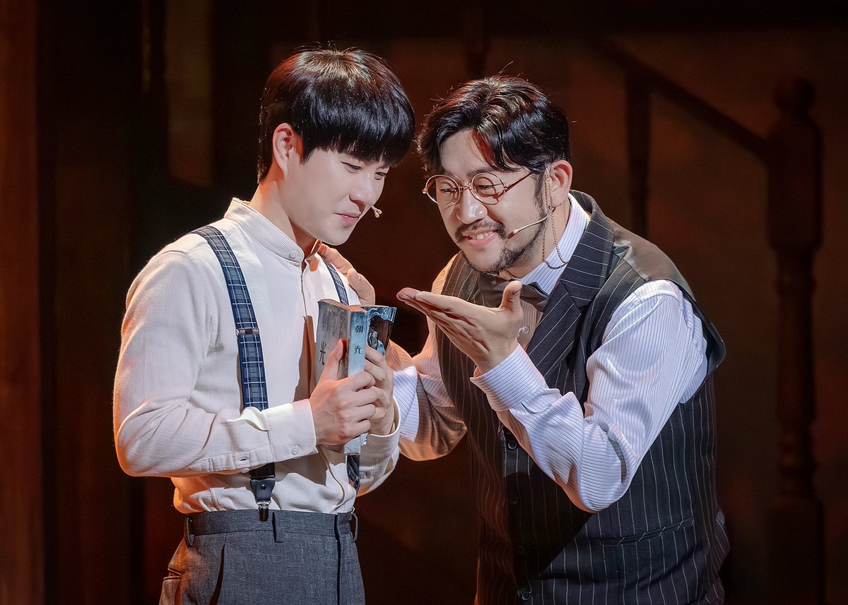 260422 뮤지컬 팬레터
스페셜 커튼콜 - 신인탄생
정세훈 #문태유
이태준 #이한밀

생생한데 재밌는데
나도 모르게 빠져들게 되네