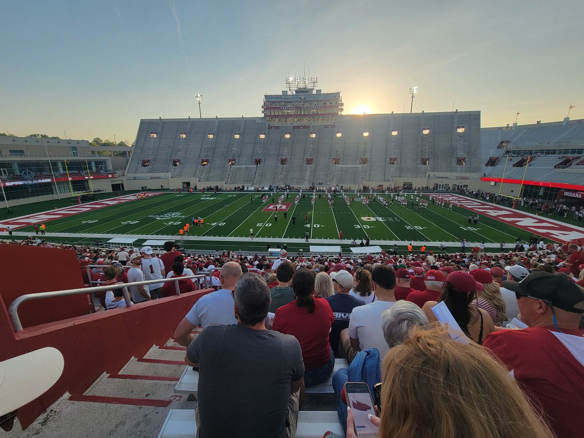 HoosierKnight1's tweet photo. Let's Run It Back. 
#IUFB #SpringGame #Heismendoza https://t.co/7euvjbQKnl