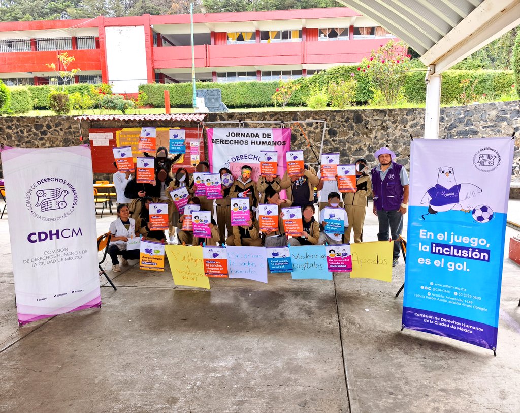 territoriodh's tweet photo. La @CDHCMX realizó el sociodrama ¡El futbol nos une, los Derechos nos Igualan! en el marco de la estrategia “#CDHCM, Tu cancha de derechos” con estudiantes de la escuela Secundaria Técnica  N° 96 "Miguel Alemán Valdéz" en el Pueblo Originario de San Miguel Ajusco en @TlalpanAl

Conoce 🧐 nuestra campaña para el #Mundial2026 ⚽️  https://t.co/jmQs4lXJ7C

#munDHial 🕊️ #TerritorioDH