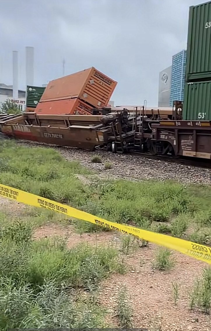 DemTexans's tweet image. Republican Texas TRAIN WRECK off the tracks in #austin Texas. Nobody hurt but train driver what were ya thinking? Oh you thinking republicans on railroad commission are a #trainwreck #atx #traderjoesaustin #voteblue