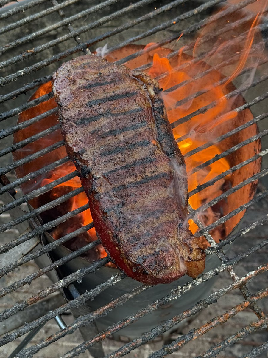 connorp864's tweet image. Any ball knowers know about pichana on a @TraegerGrills?

#steak #traeger