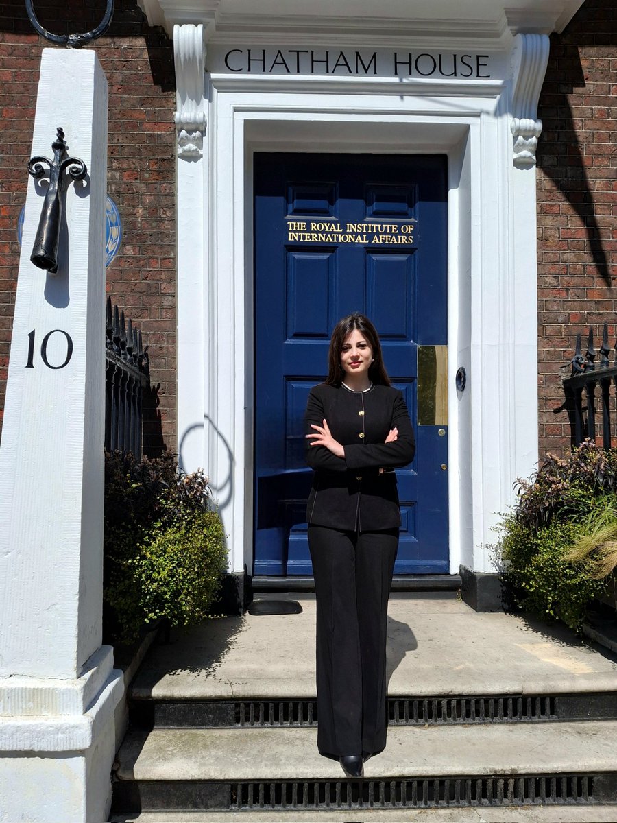ecemmunall's tweet photo. Kraliyet Uluslararası İlişkiler Enstitüsü Chatham House’da, uluslararası güvenlik ve küresel ilişkiler alanında delege olarak yer almaya başlamak benim için değerli bir adım oldu. 🇹🇷🇬🇧🖊
📍 Londra https://t.co/QCTwCtkm9c