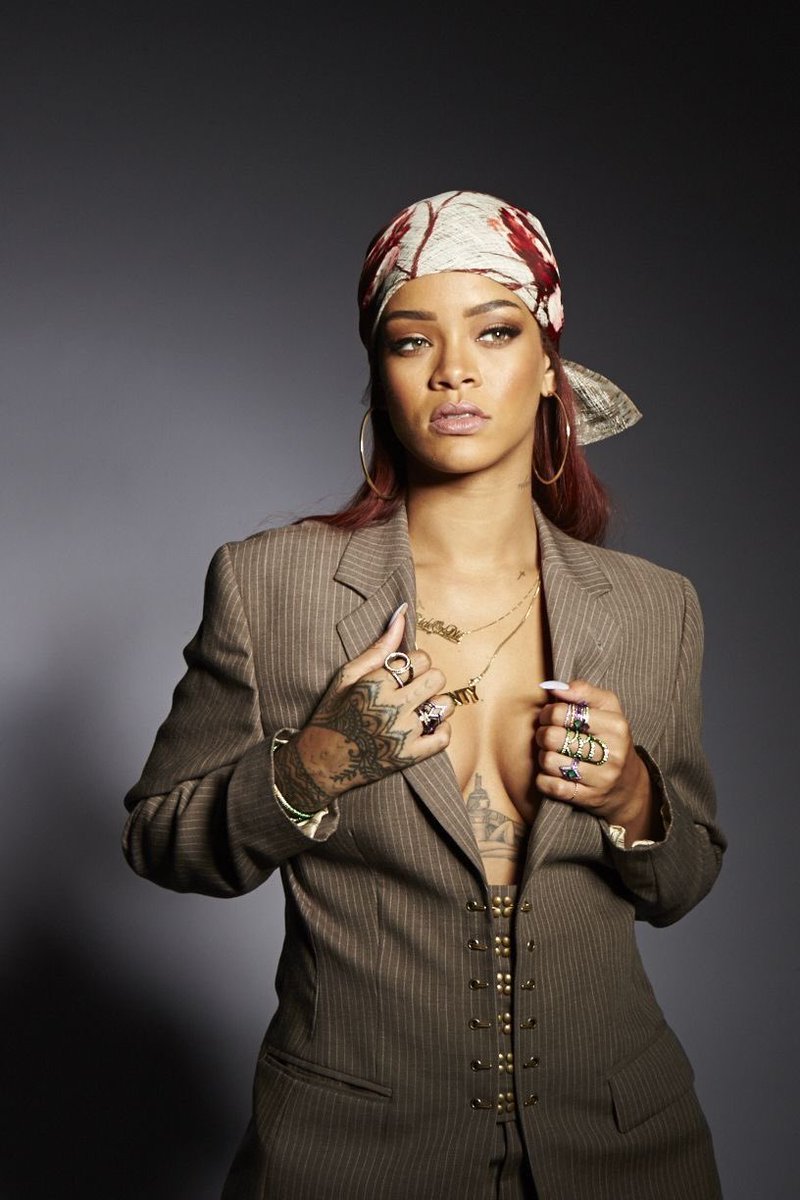 IRIAM ABALAR! Anitta revela que Rihanna é o seu feat dos sonhos.