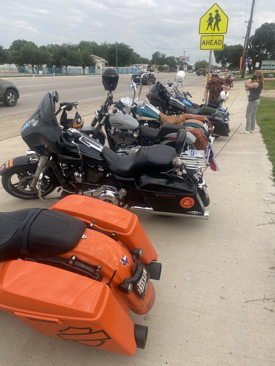 popslow69's tweet photo. BIKE NIGHT #backwood bar RIDE SAFE RIDE FREE https://t.co/YUcUPyMjFQ