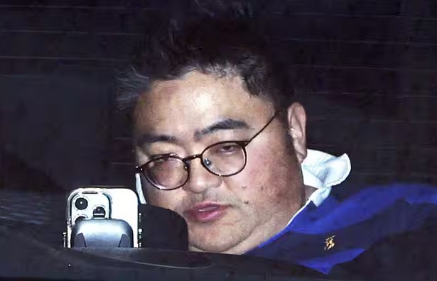 mooncave tweet media