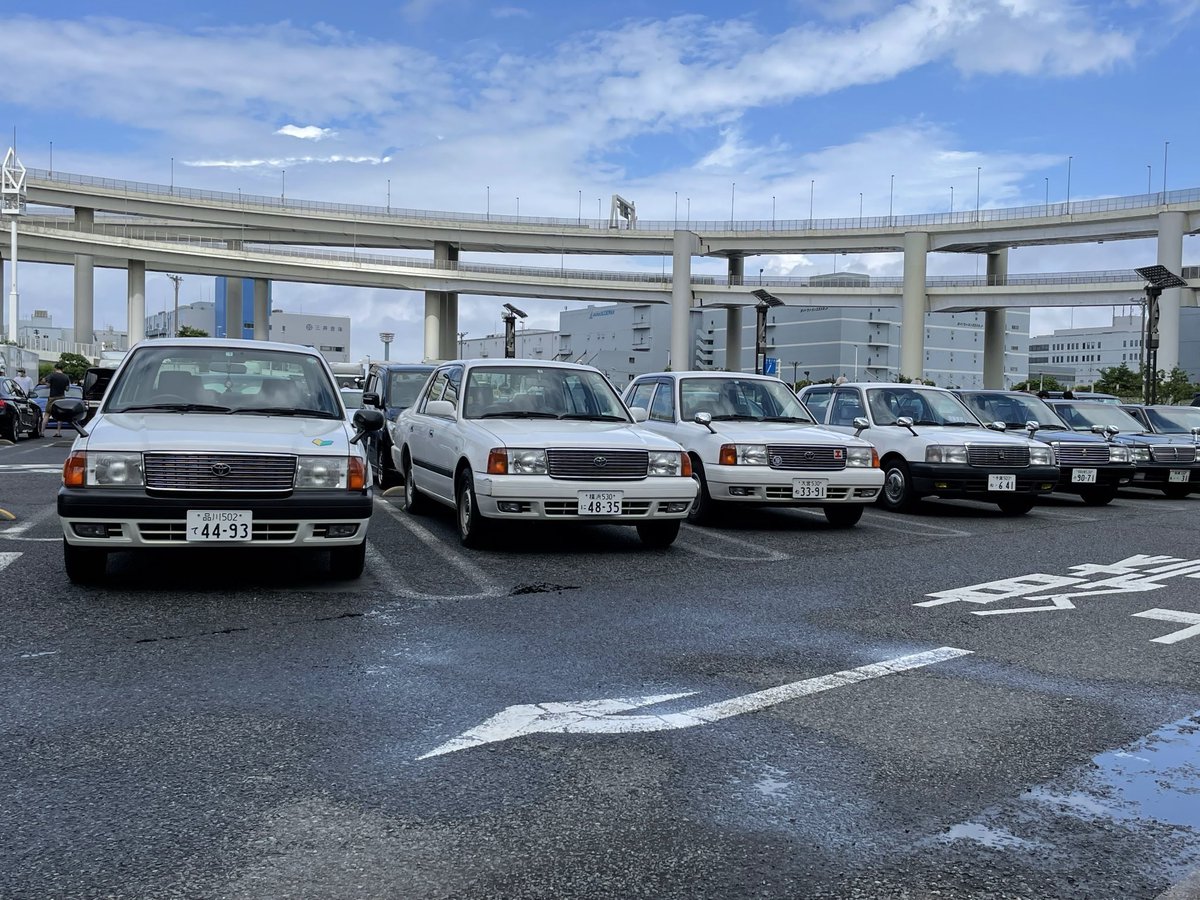 Minemu's tweet photo. @ForzaHorizon I’ve actually met up at Daikoku in real life with friends who drive cars like these, so seeing the same kind of scene in Forza Horizon feels almost surreal.
I never imagined a studio outside Japan could capture this atmosphere so well. https://t.co/4maFYuYfFR