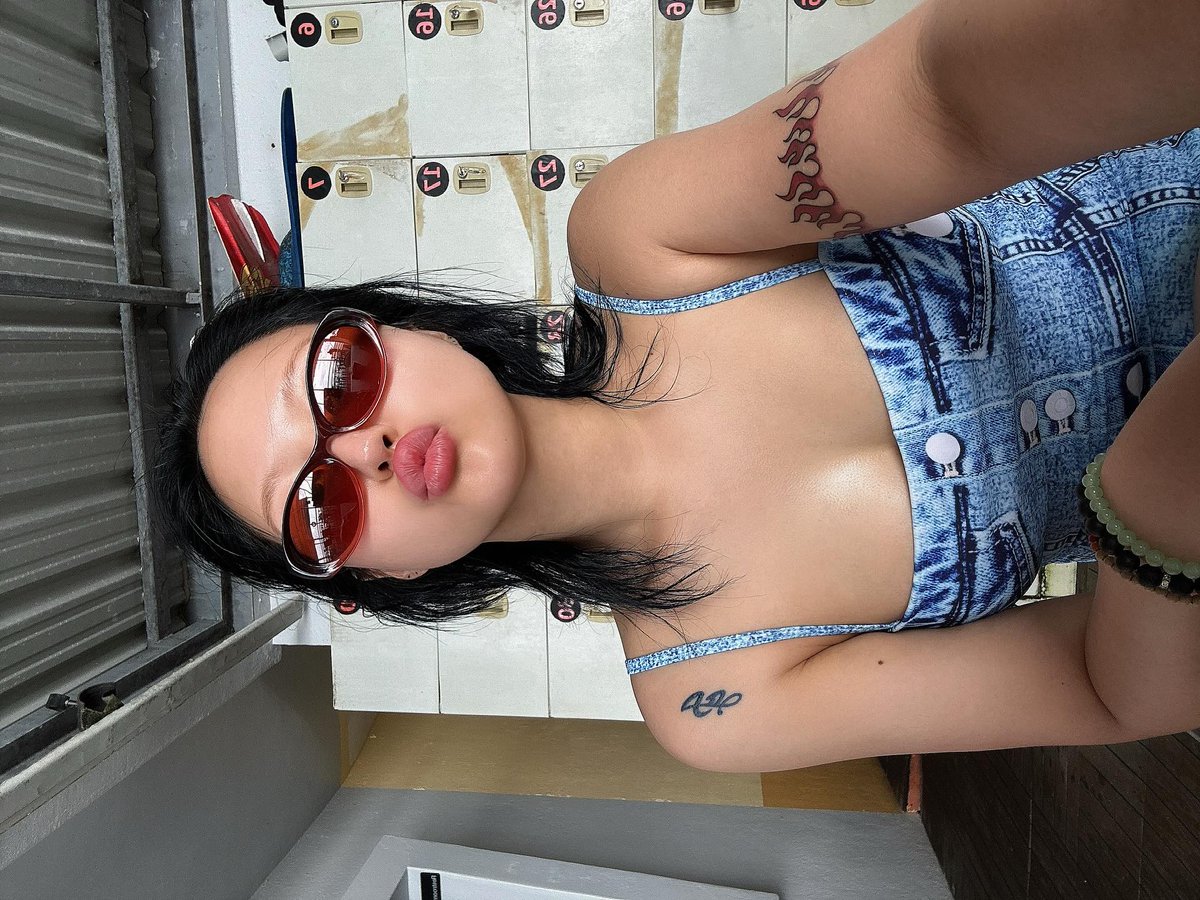 daily ★ me2her tweet media