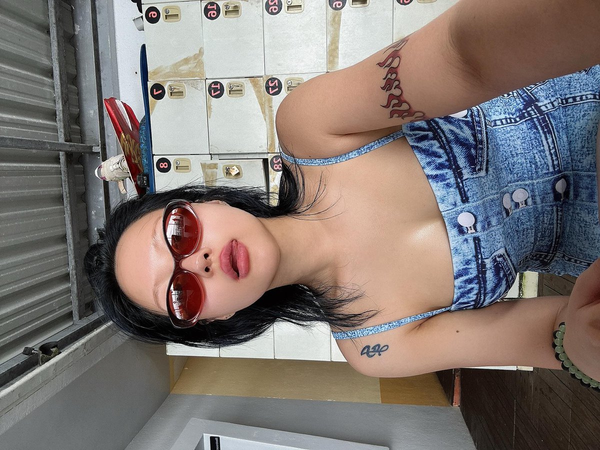 daily ★ me2her tweet media