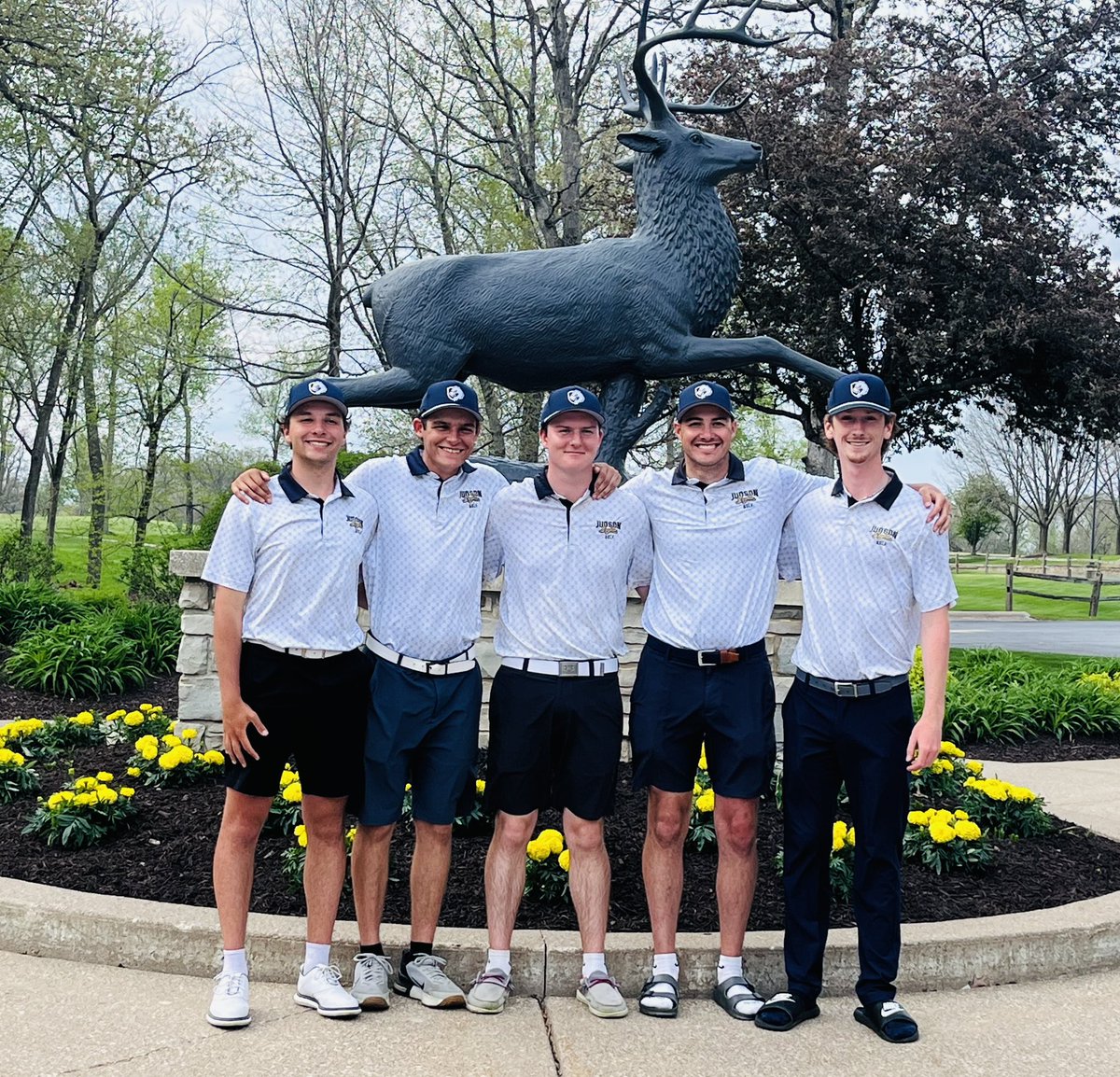 jueaglesgolf's tweet photo. The men’s team is placed fourth currently at the CCAC Conference Tournament 🏌️

Riley Coakley is leading not only the Eagles but the entire field, with Parker Dallman right behind him tied for 13th. ⛳️

Strong position with more to prove, let’s go finish it!! 🦅

 #JudsonGolf https://t.co/iLMGv36EU6