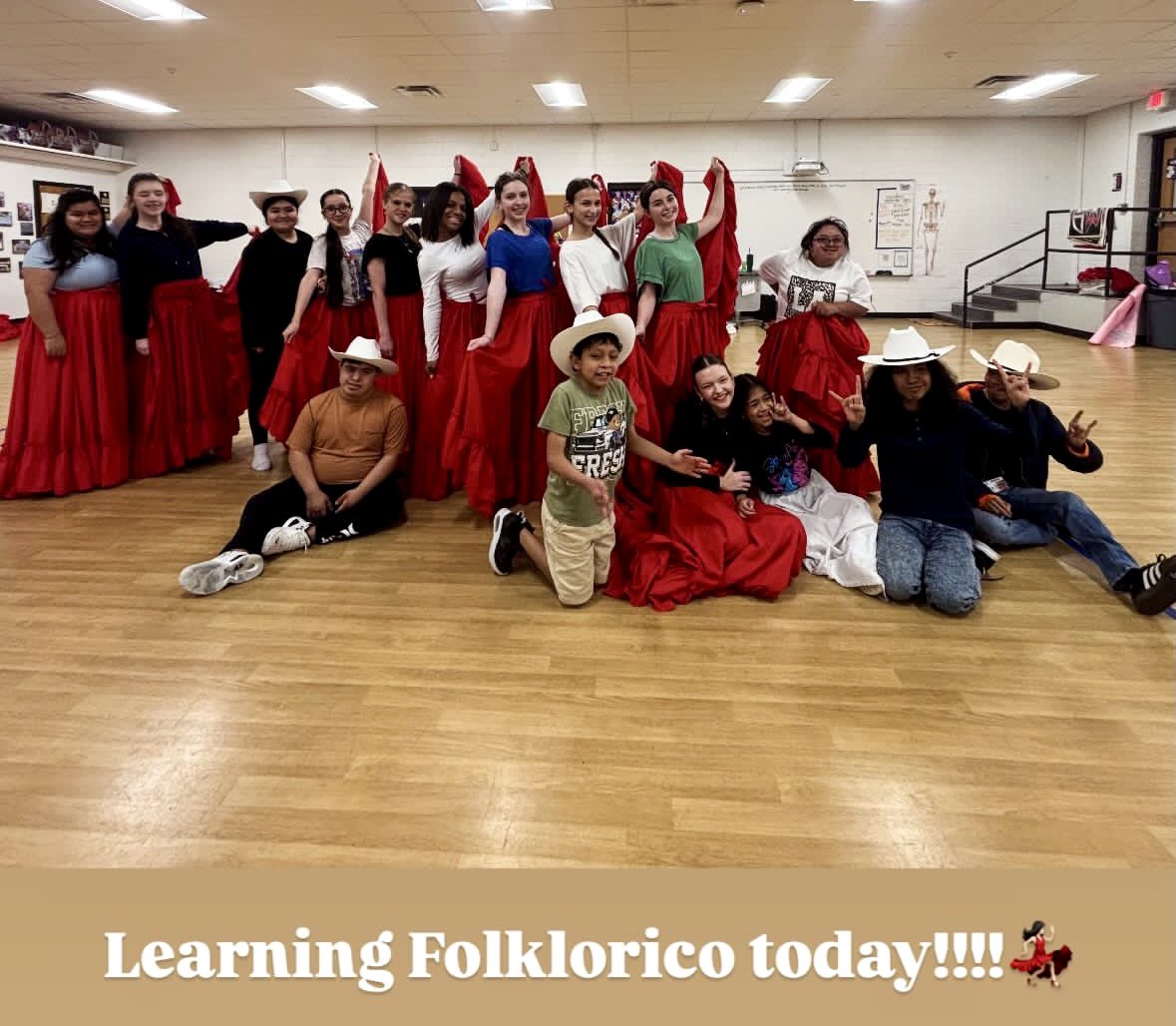 JJPearceHS's tweet photo. Some of our favorite Mustangs stopped by to learn from Folklorico today. 💃🏼 https://t.co/BUx3XRUkYg