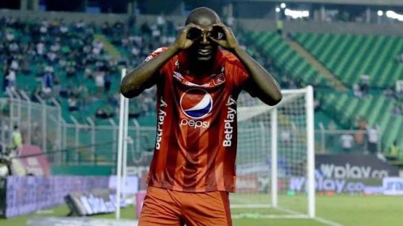 <a href="/AmericadeCali/">América de Cali</a> Aissssss me tiraste la señal y recordé que el capi va, que tranquilo estoy