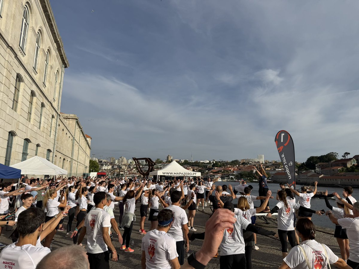 Moscoso_Costa's tweet photo. Corrida do coração- joining physicians, patients and friends, promoting healthy lifestyle during the Portuguese Cardiology Congress in Oporto!

#CPC2026 #CPCinmotion 
@spcardio @escardio @heldores https://t.co/u6GNCpeEPn