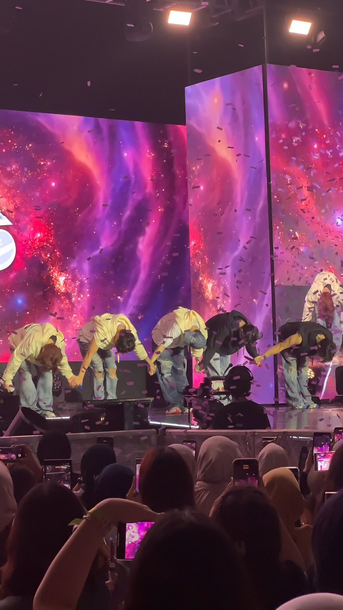 𝐩𝐢𝐚🐋 tweet media