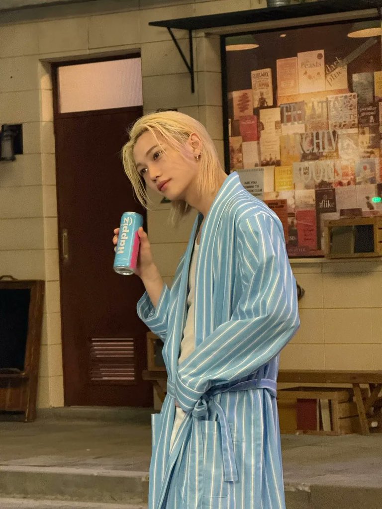 BrazilStay's tweet image. |#INSTA| 23.04.26

Atualização do #FELIX em seu Instagram pessoal [1/3]

"❤️💙💚"

📎instagram.com/p/DXeJKjviVK9/…

#스트레이키즈 #STAY #StrayKids @Stray_Kids 😺