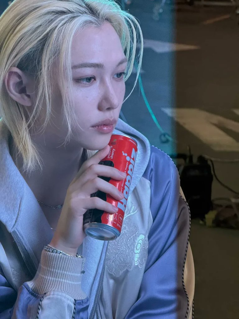 BrazilStay's tweet image. |#INSTA| 23.04.26

Atualização do #FELIX em seu Instagram pessoal [2/3]

"❤️💙💚"

📎instagram.com/p/DXeJKjviVK9/…

#스트레이키즈 #STAY #StrayKids @Stray_Kids 😺