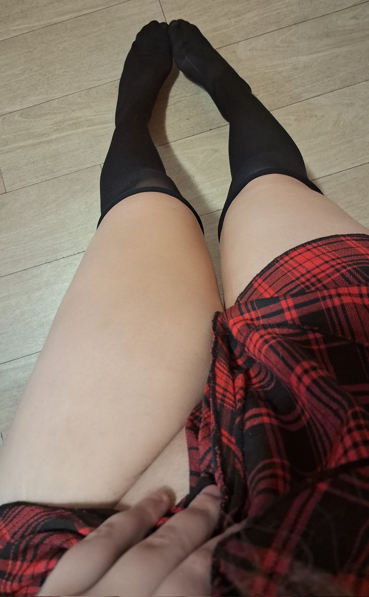 Sweet_AngelS2's tweet photo. É normal sentir dor nas pernas? 😮‍💨

#pintoawards #chudai #brotheragem #nsfw #privacy #rabaawards #troconuds #onlyfans https://t.co/vacAHBNuAK