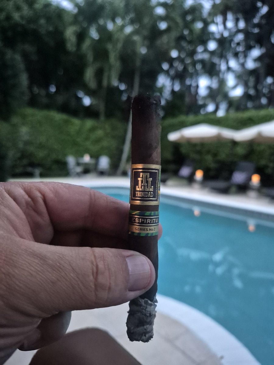 keepmovin2020's tweet image. Lancero time.
#CIGARLIFE  🔥 💨