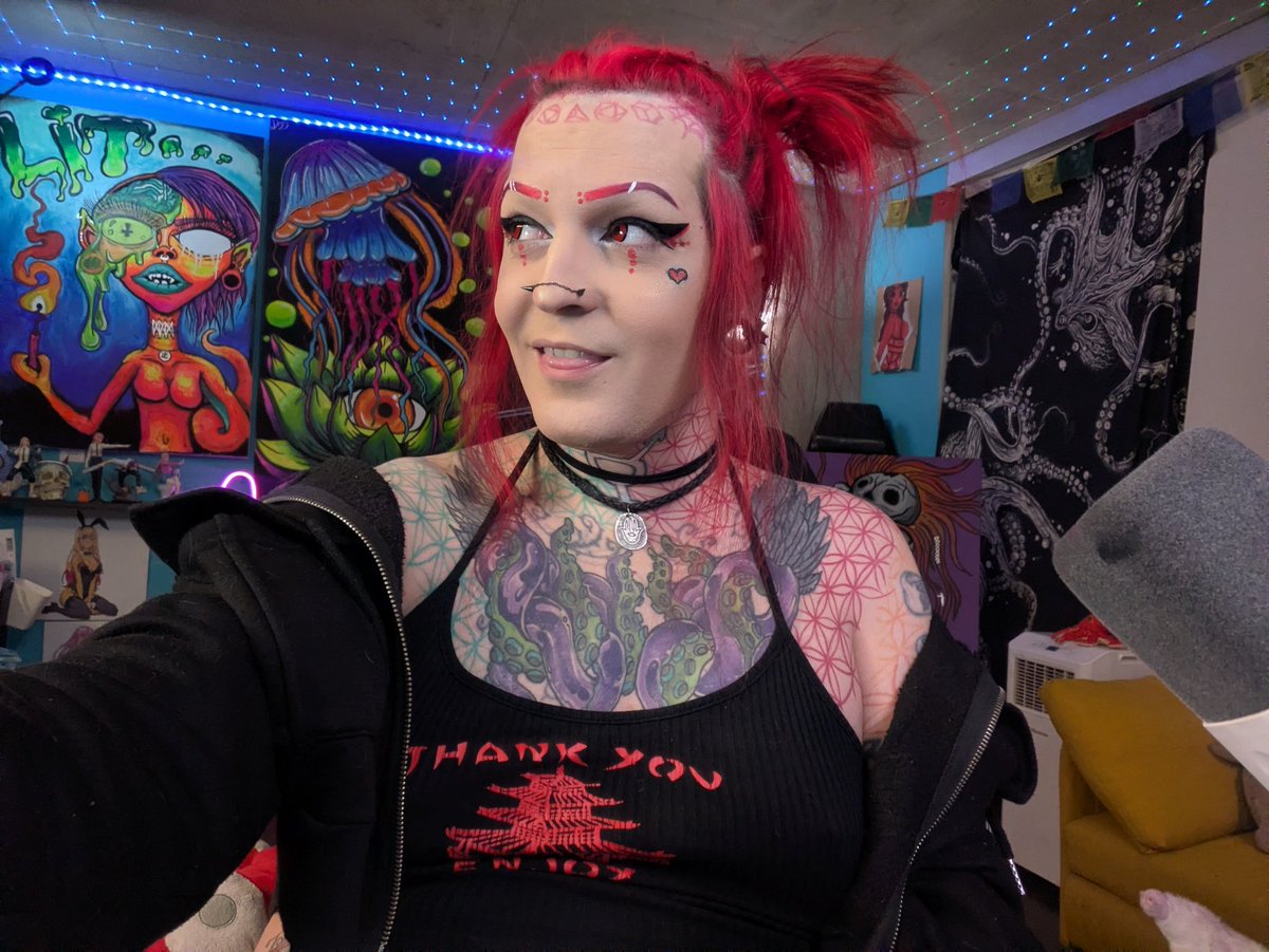 TentacleGiiirl's tweet photo. Let me be your sleep paralysis succubus, I promise I don't bite, and I can suck frozen pb true a coffee stirrer, or at least that's what I been told. 🫣😈 #gothgirl #gothgirlsdoitbetter #gaymer #transgirlsdoitbetter #makeupartist #iswallowitall #egirl https://t.co/Ahb9ElUcM1