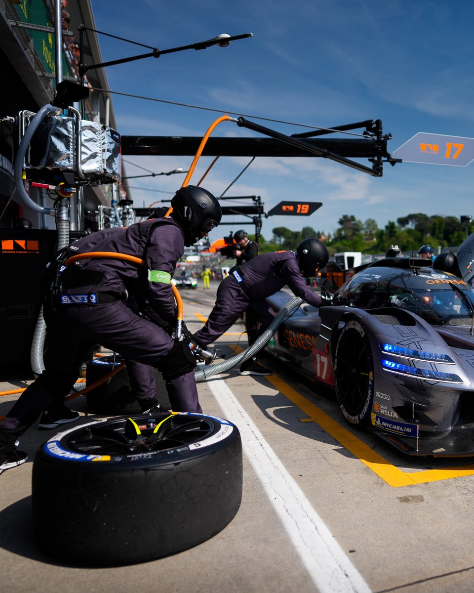 Genesis_MEA's tweet image. From the pit lane to the race track The Genesis GMR-001 Hypercar has been unleashed.

من منطقة الصيانة إلى حلبة السباق، تنطلق جينيسيس GMR-001 Hypercar.

#GenesisMagma #Hypercar #WEC