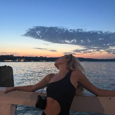 Botoler's tweet photo. The beauty of an evening💙🌊 https://t.co/Tp5NrhfX1Y
