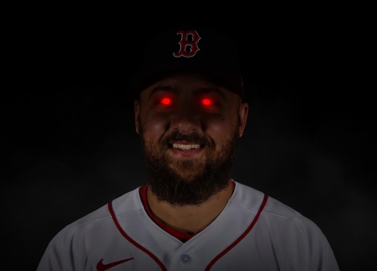 PSIVanta's tweet photo. alex cora when will you fucking learn to stop putting greg weissert in with runners on base in about to crash the fuck out https://t.co/LPTckVevpp