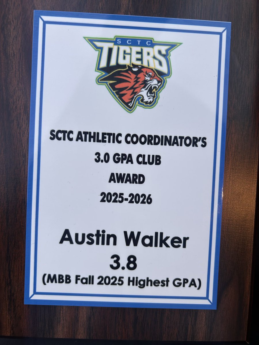 Austinwalker_5's tweet image. STUDENT-ATHLETE (3.8 gpa) #blessed #keepstriving #academics 🙏🏾🤞🏾