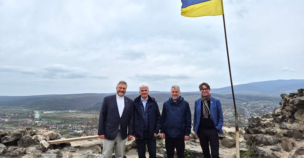 IMULatina's tweet image. Bispos metodistas unidos encontram esperança na Ucrânia umnews.org/pt/news/united… #imu #umc #imulatina #metodista #methodist #português #Ucrânia #guerra #esperança #Europa #bispos