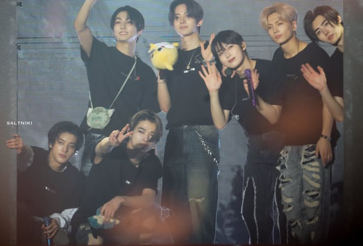 𝓢un ♡ 𝙀𝙉𝙃𝙔𝙋𝙀𝙉 𝙄𝙎 𝙎𝙀𝙑𝙀𝙉 tweet media