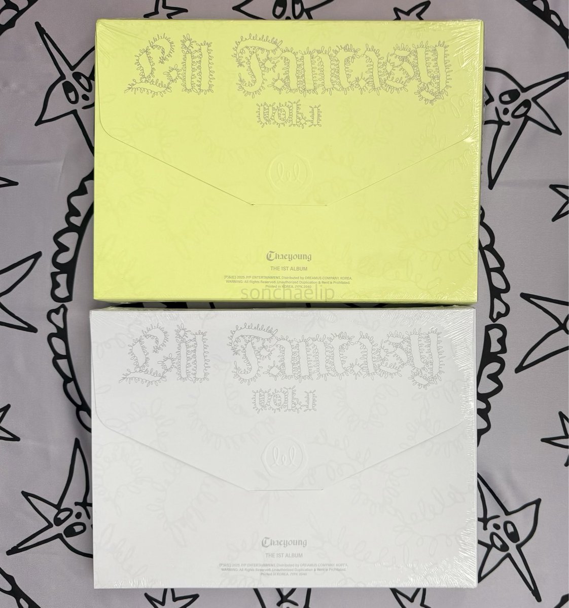 sonchaelip's tweet photo. #TWICE / #CHAEYOUNG birthday giveaway! 🍓🎂

- one winner will get a set of sealed lil fantasy vol. 1 albums 
- rt + like this post to enter
- USA only due to shipping costs 
- ends 4/30 @ 11:59pm pdt

#채영이_생일까지_Rush  
#CHAEverydaywithyou  
#HappyChaeyoungDay https://t.co/EML49ENAm5