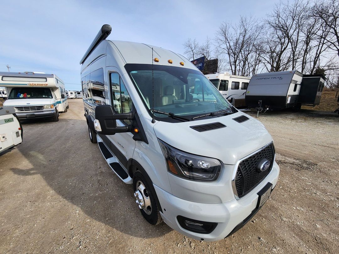 ProsserRV's tweet photo. 2026 Coachmen Beyond 
 Check out our new inventory:  https://t.co/f15wSN7ruj https://t.co/9sPOP8cKLX  AI

Powered by Glo3D 
 #2026, #Coachmen, #Beyond, #newCar, #Prosser'sPremiumRVOutlet https://t.co/tFcgwU7XSH