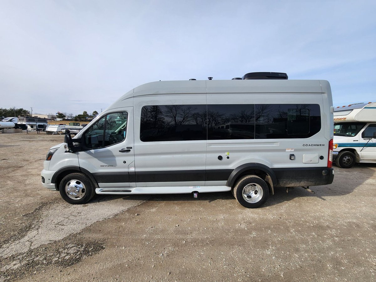 ProsserRV's tweet photo. 2026 Coachmen Beyond 
 Check out our new inventory:  https://t.co/f15wSN7ruj https://t.co/9sPOP8cKLX  AI

Powered by Glo3D 
 #2026, #Coachmen, #Beyond, #newCar, #Prosser'sPremiumRVOutlet https://t.co/tFcgwU7XSH