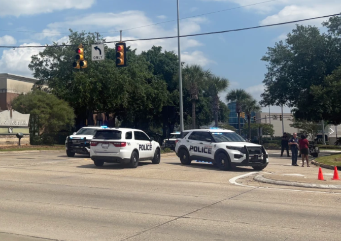 Exchange of gunfire inside Mall of Louisiana leaves 1 person dead and 5 wounded