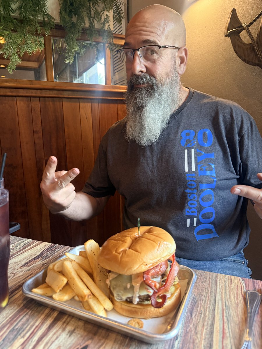 indietrucker tweet media