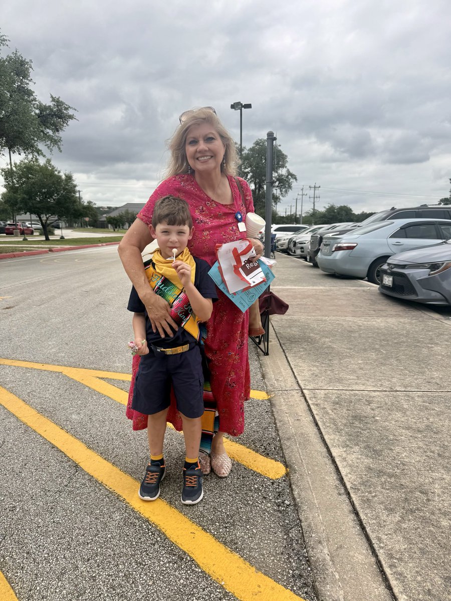 neuie's tweet photo. Had a great time @NISDBlattman Fiesta parade and seeing my darling grandson. https://t.co/3XgcLPyiAU