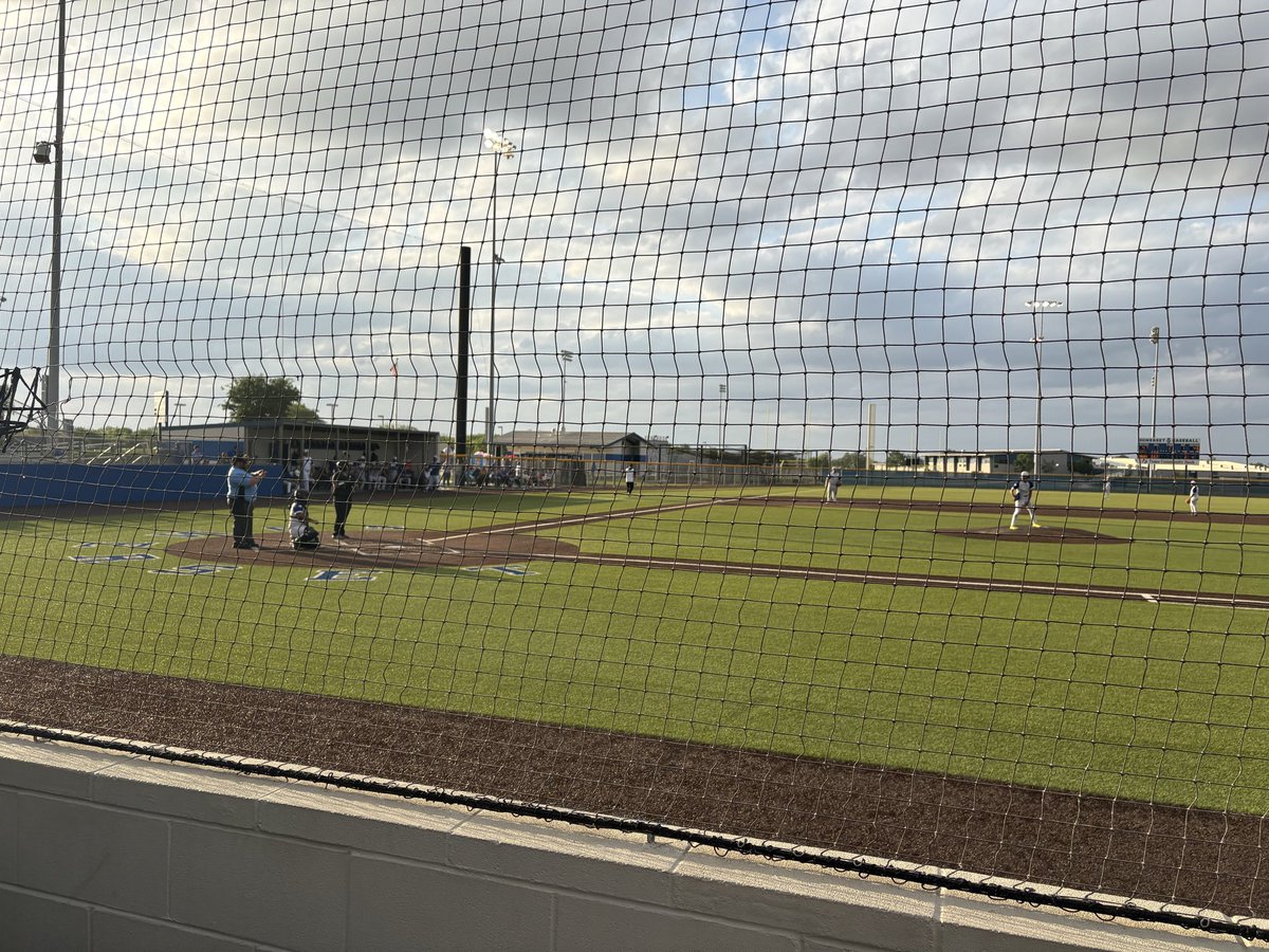 pearsallath's tweet photo. Great night for some Baseball!

#Maverickpride https://t.co/MdDmqIhA6L