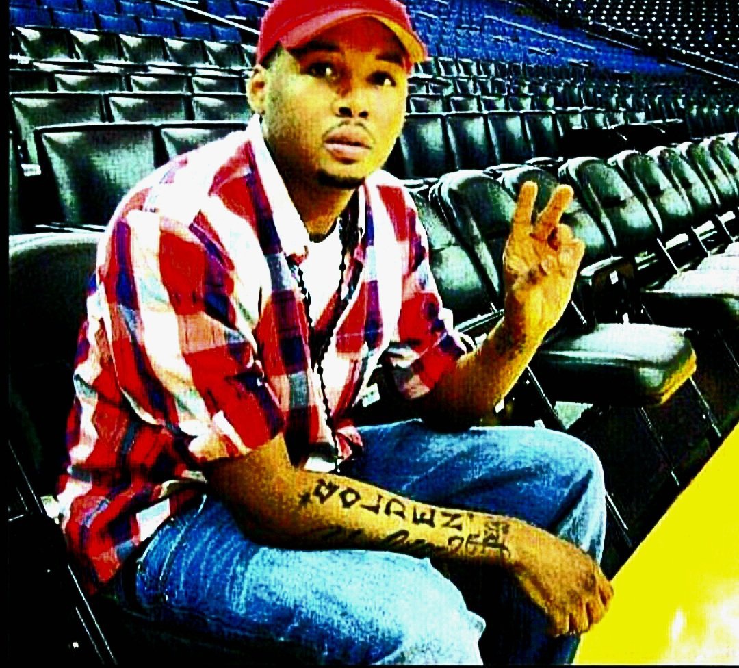 LandallJ's tweet image. #OaklandArena #LaFerrari #Ferrari #NflDraft