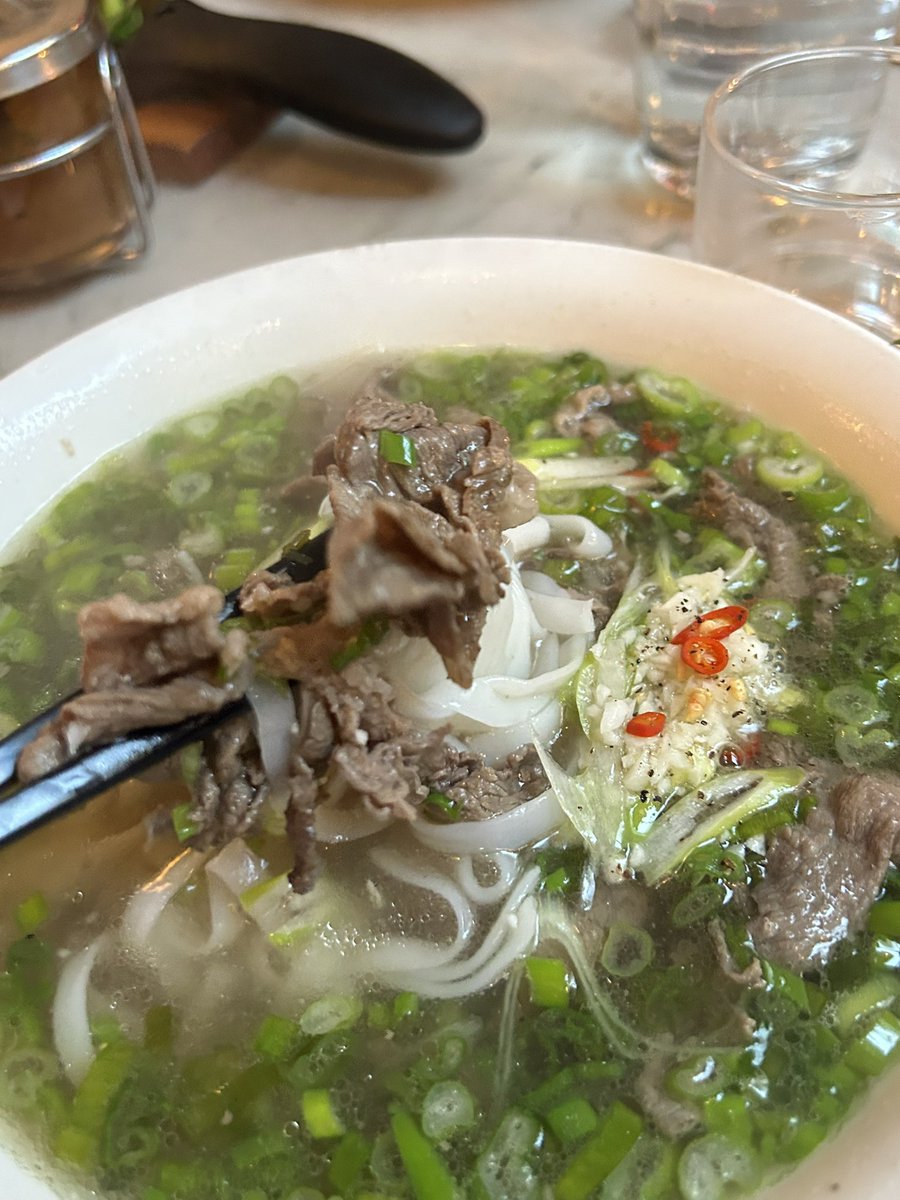 thyhighs's tweet photo. vietnamese dinner. #yeah https://t.co/Z9tDHQMlp8