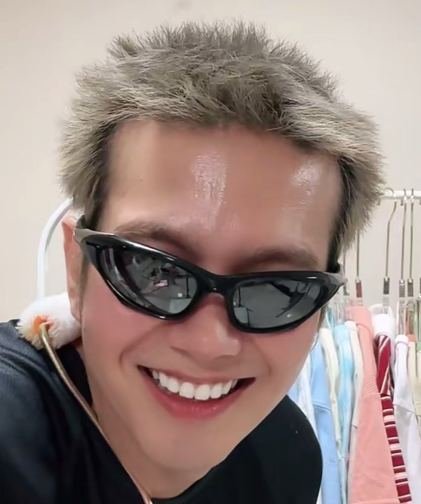Good morning Biu <a href="/JakeB4rever/">BIU.</a> 🫶🏻💙🤗
Happy Friday🌸~
Have a wonderful day~
Work hard!
Stay hydrate~
Take care!
Luve you~♡
Keep smiling, keep shining🫶🏻

2404 BuildURMorning 
#makeitaBuildday 
#บิวจักรพันธ์  #BuildJakapan 
#Beyourluve