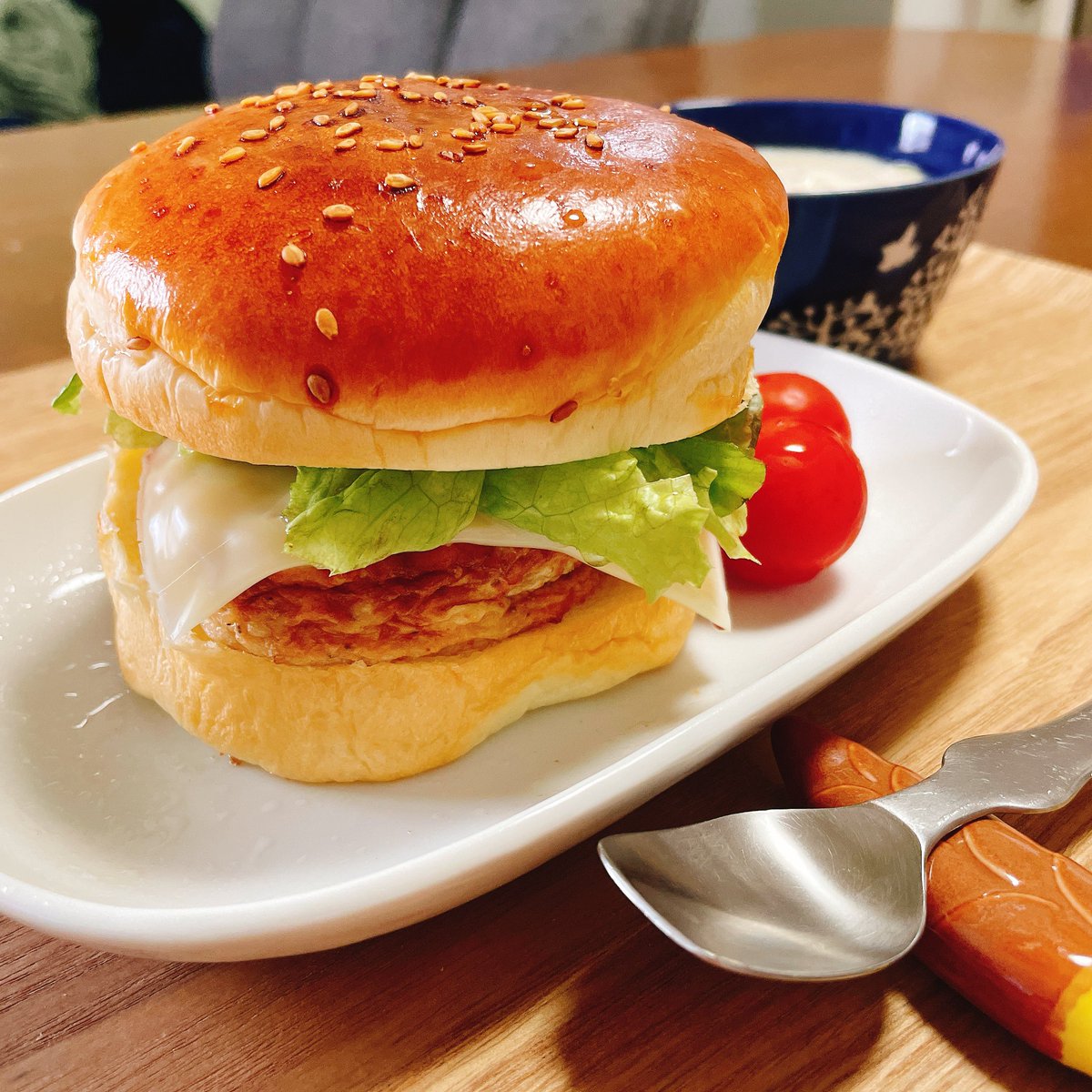 tekapo_cat's tweet photo. 実家製バンズバーガー
筍と白菜のシチュー

#おうちごはん #幼児食 #朝ごはん https://t.co/0fcYyyDJMv