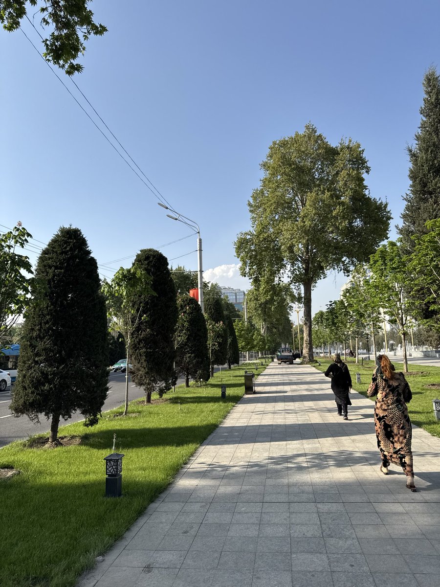 ByMikosh's tweet photo. INVESTMENT TRIP | 3  
 
I had to stay in Tajikistan, the next plane is only in a day
 
Today I was exploring Dushanbe and I can't believe my eyes, damn it's a very beautiful city, I visited many places and saw the sights, I like it here! We will continue exploring Dushanbe tmrw https://t.co/g2ZRQ7m9WX
