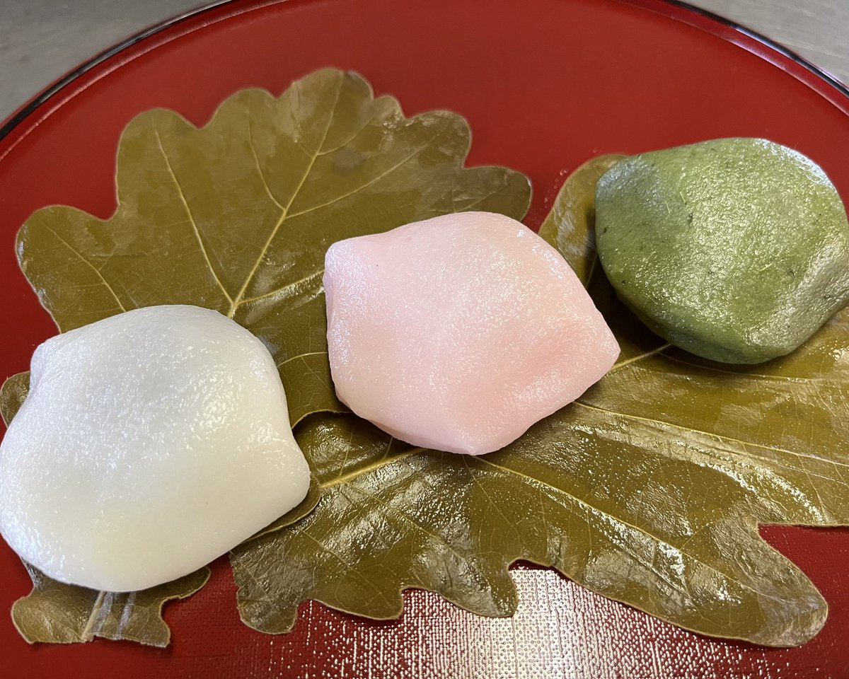 orakaru's tweet photo. 『柏餅　こしあん・みそあん・粒あん』
販売開始しています
お節句用のご予約も受付中です https://t.co/m2CU2vRcPz