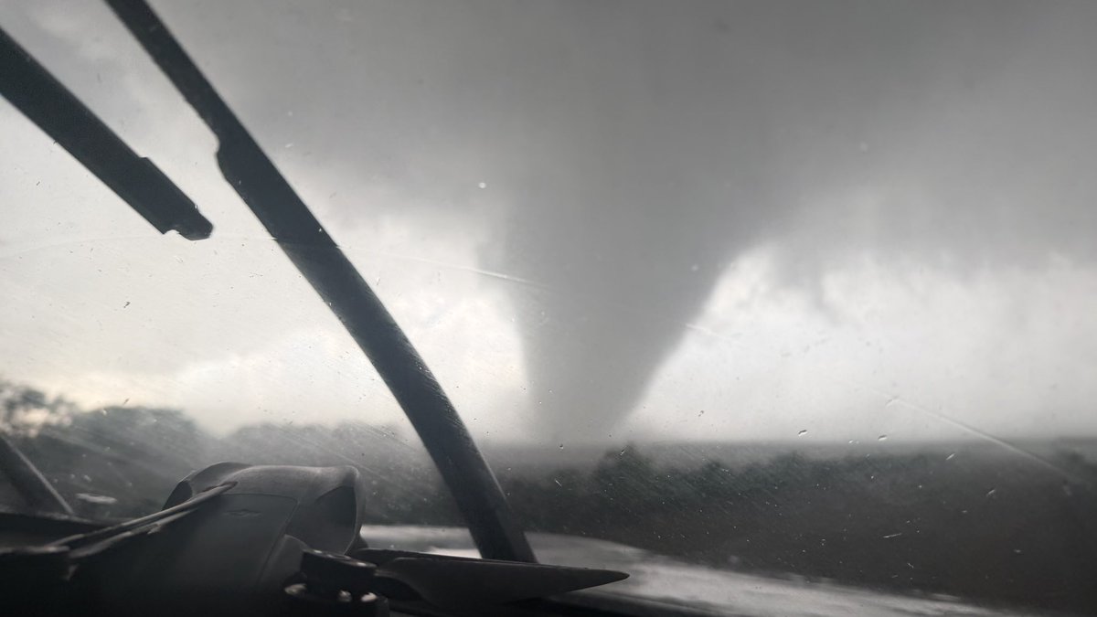 OH MY GOD VIOLENT TORNADO