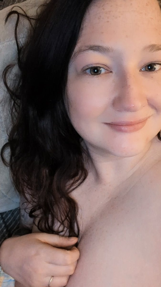 Chelle 🌻 tweet media